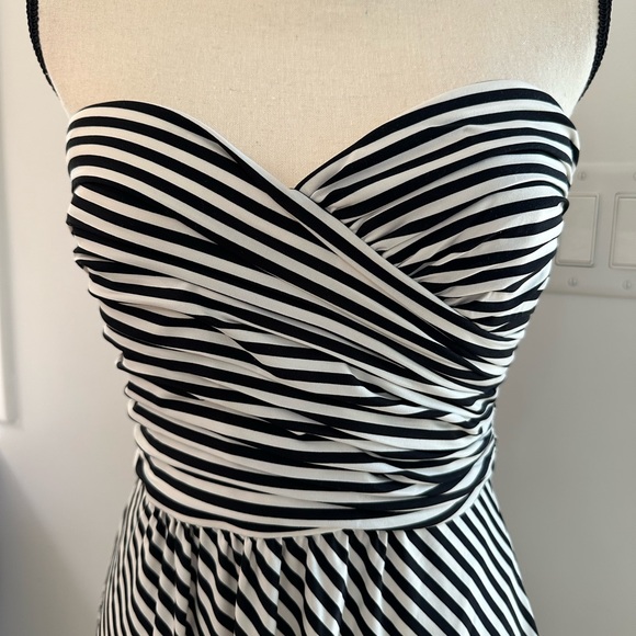 Rare BCBG Sweatheart Strapless Cocktail Dress - Size M - Picture 4 of 4